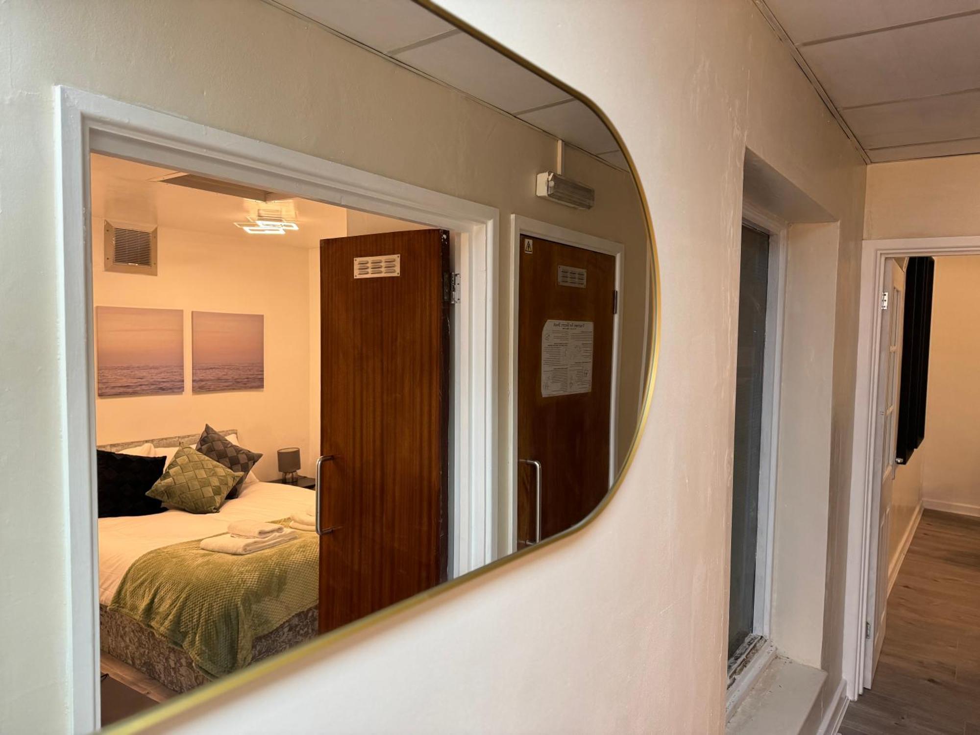 Headington House Apartment *