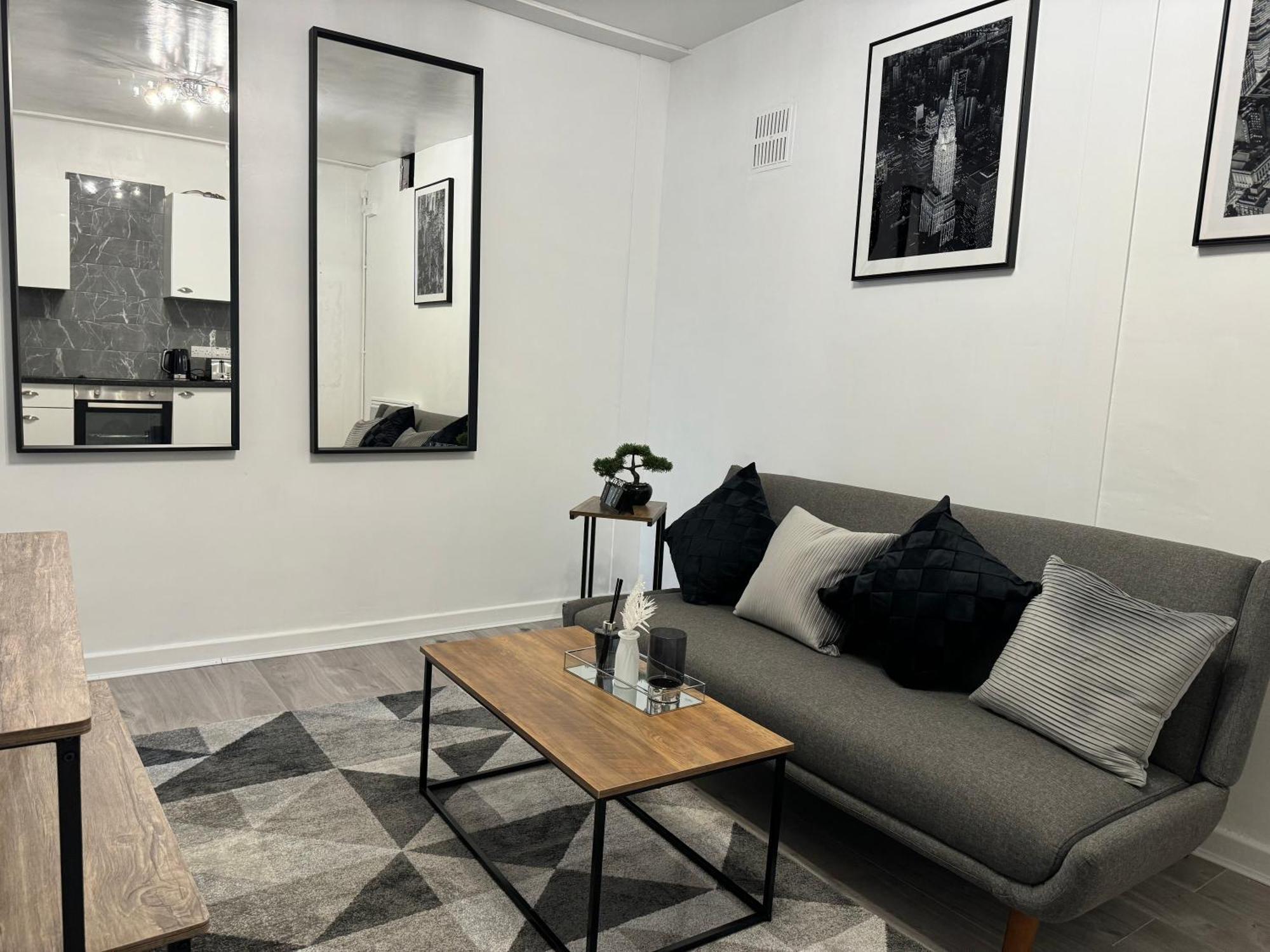 Headington House Apartment